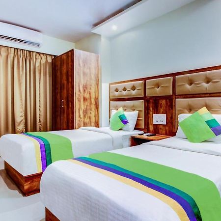 Treebo Trend Bkc Grand Мумбаи Экстерьер фото