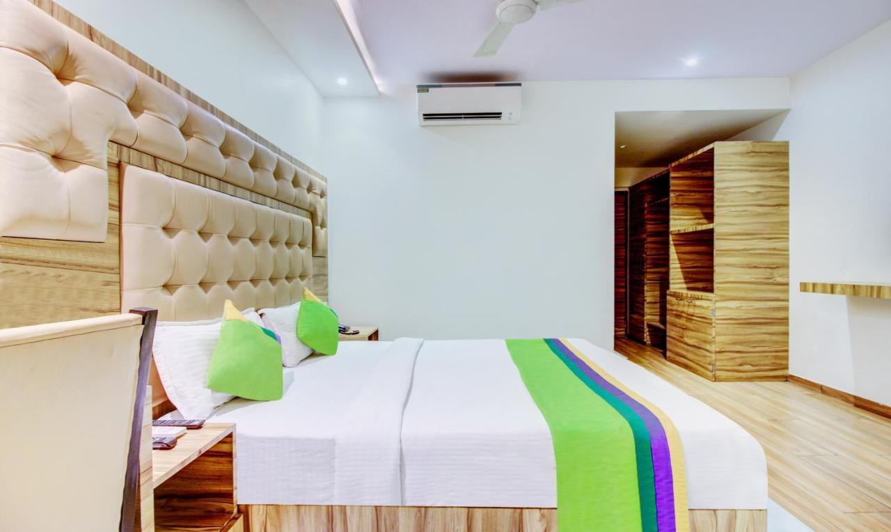Treebo Trend Bkc Grand Мумбаи Экстерьер фото