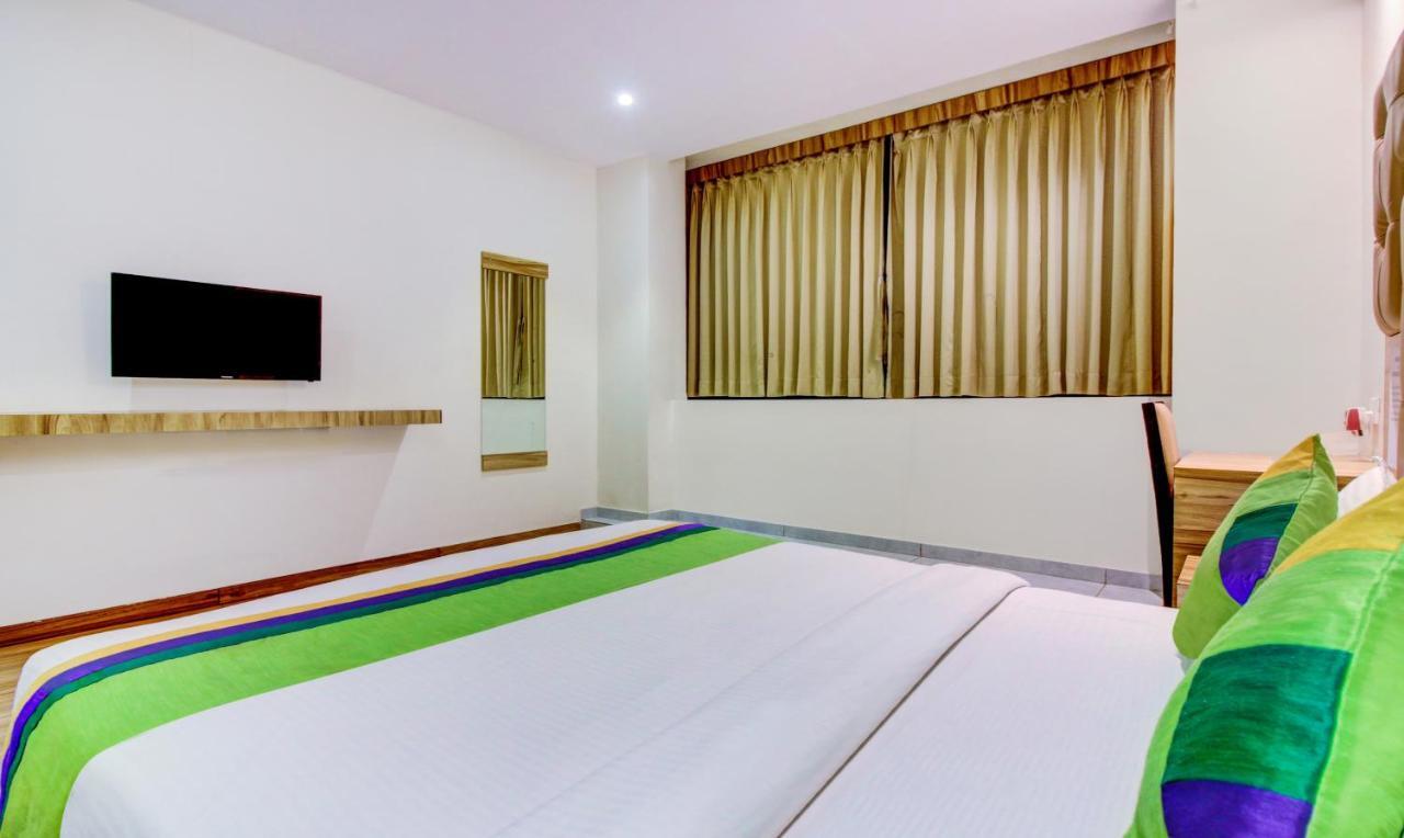 Treebo Trend Bkc Grand Мумбаи Экстерьер фото