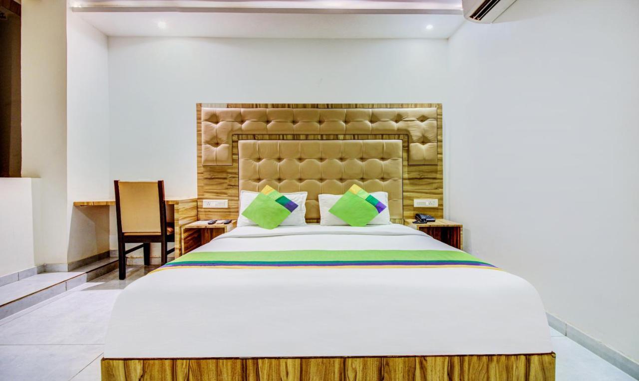 Treebo Trend Bkc Grand Мумбаи Экстерьер фото