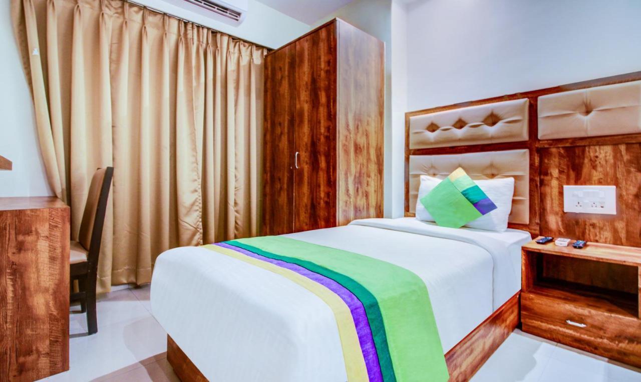 Treebo Trend Bkc Grand Мумбаи Экстерьер фото
